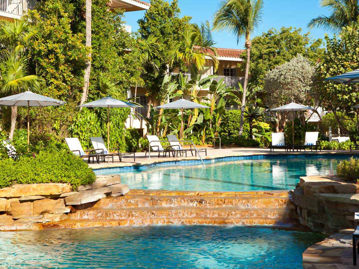 Poolside Cabanas Tiki Bar | Naples Hotel | LaPlaya Resort